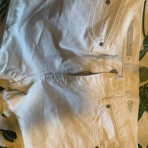 Gap authentic summer short. Whites size 28